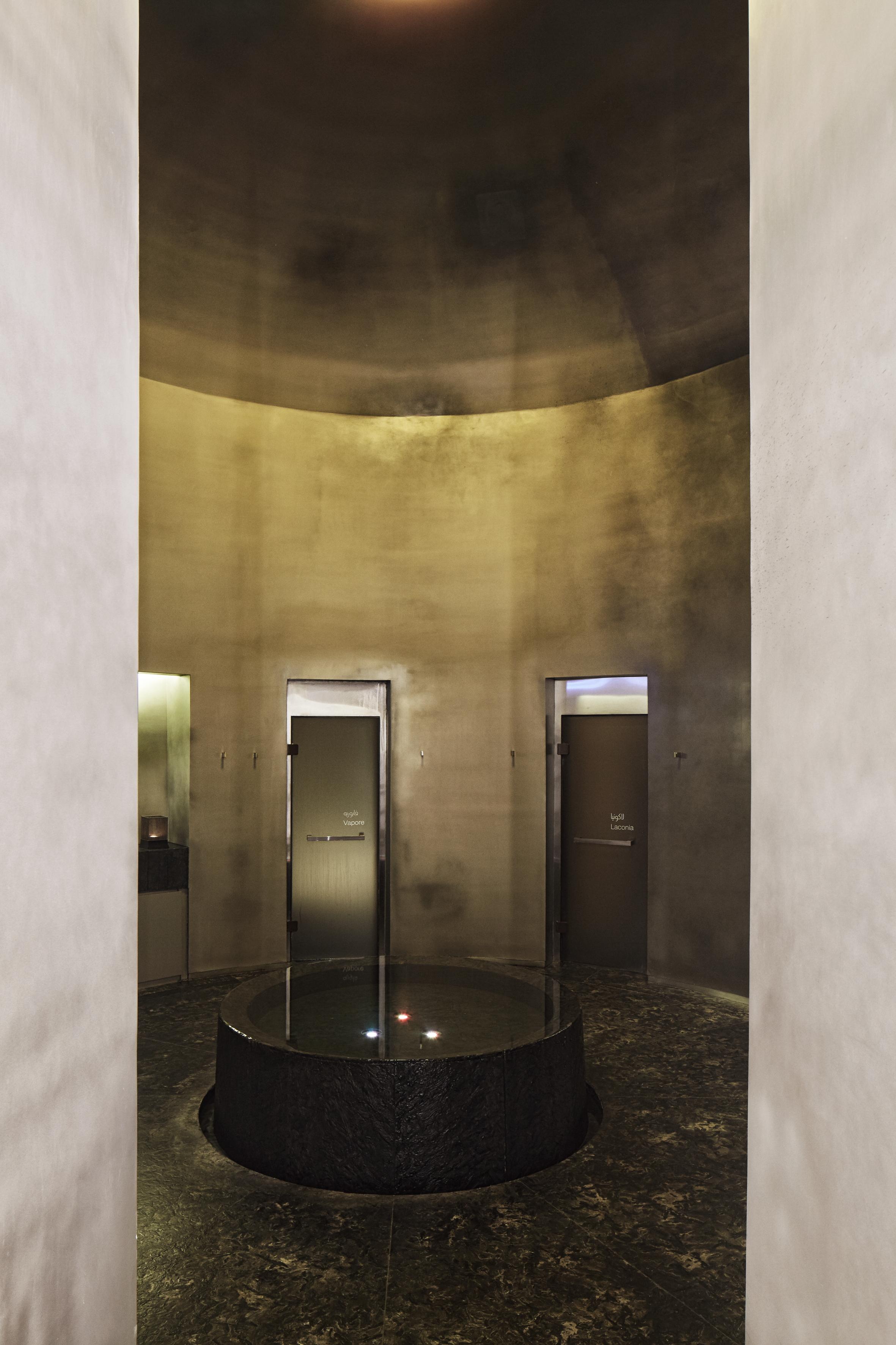 Armani Dubai, Burj Khalifa