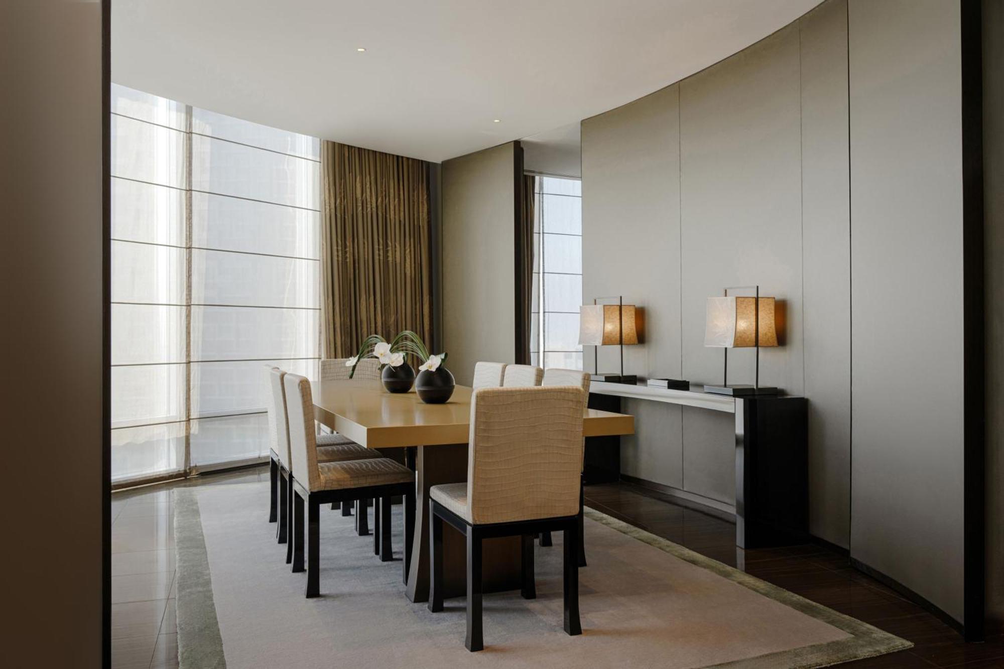 Armani Dubai, Burj Khalifa